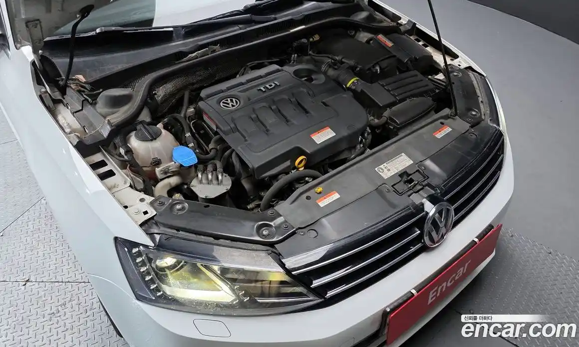 Volkswagen Jetta 2016 2.0 Автомат в Москве № 153765, фото 6