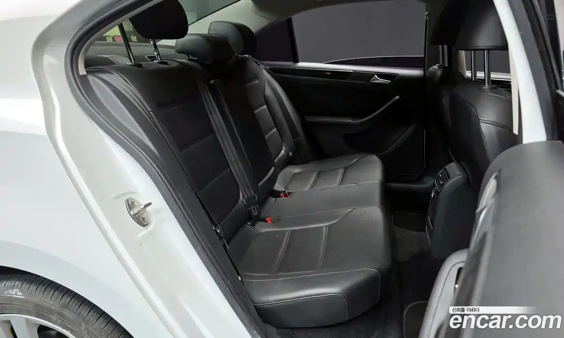 Volkswagen Jetta 2016 2.0 Автомат в Москве № 153765, фото 9