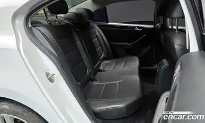 Volkswagen Jetta 2016 2.0 Автомат в Москве № 153765, миниатюра 9