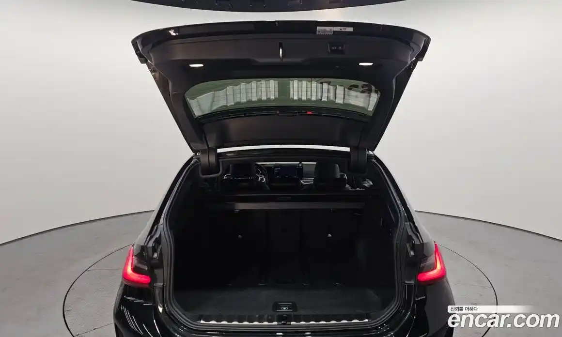 BMW 3-Series 2024 2.0 Автомат в Москве № 154855, фото 1