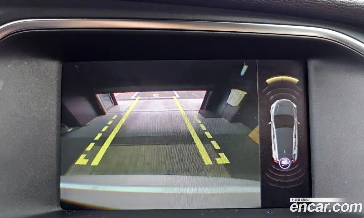 Volvo V40 2018 2.0 Автомат в Москве № 155373, фото 1