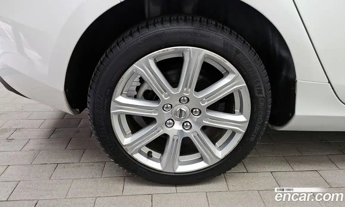 Volvo V40 2018 2.0 Автомат в Москве № 155373, фото 17