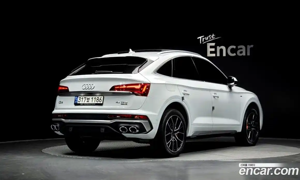 Audi Q5 2022 2.0 Автомат в Москве № 162903, фото 1