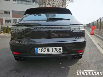 Porsche Macan, 2021