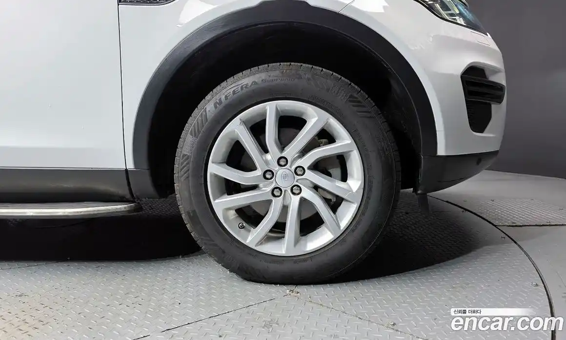 Land Rover Discovery Sport 2019 2.0 Автомат в Москве № 166649, фото 20