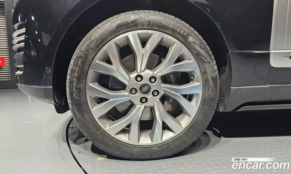 Land Rover Range-Rover 2019 4.4 Автомат в Москве № 166659, фото 1