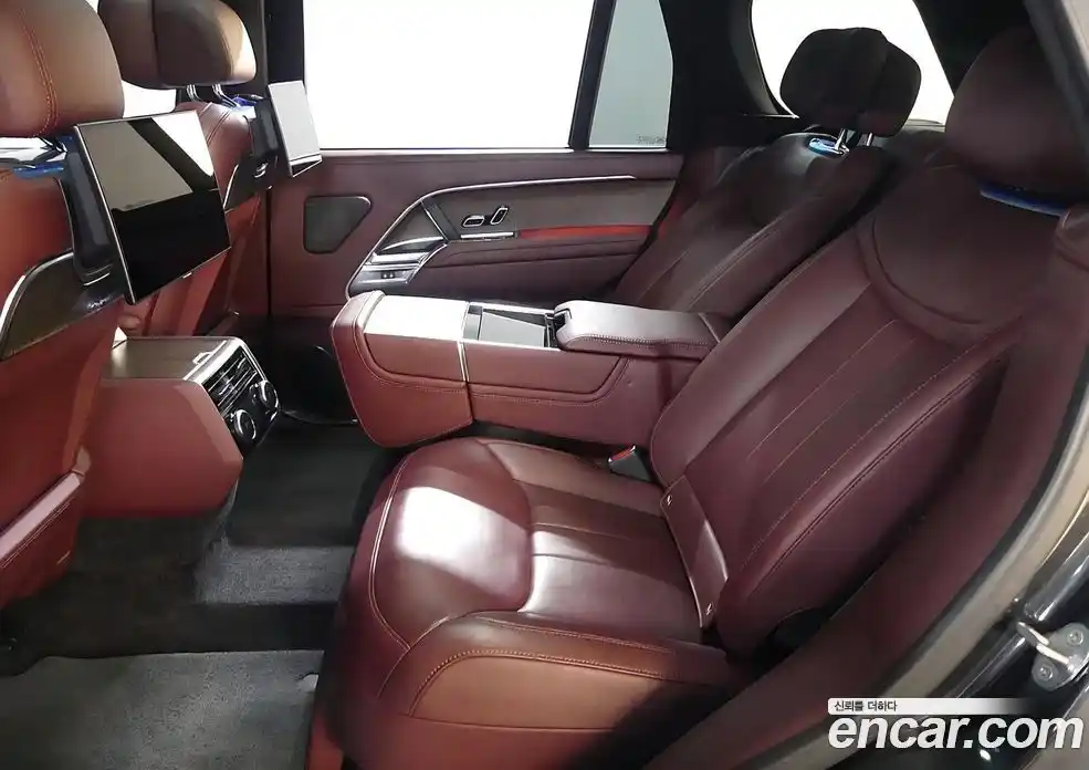 Land Rover Range-Rover 2023 4.4 Автомат в Москве № 166757, фото 8