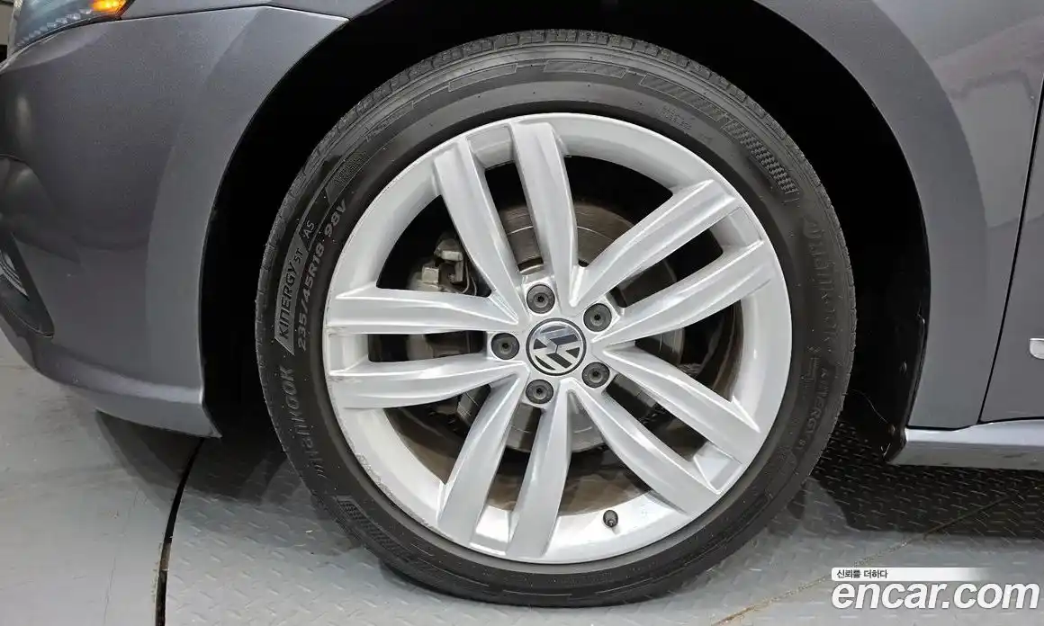 Volkswagen Passat 2018 2.0 Автомат в Москве № 169001, фото 3