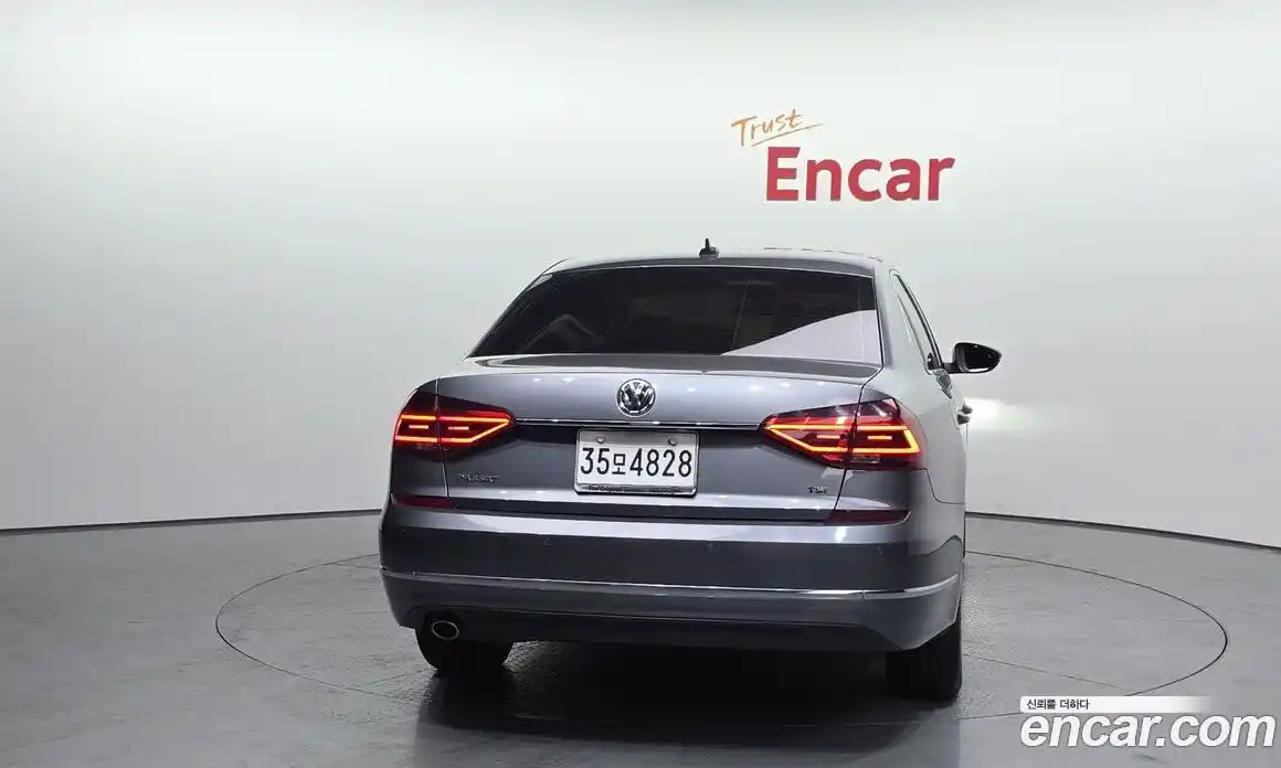 Volkswagen Passat 2018 2.0 Автомат в Москве № 169001, фото 8