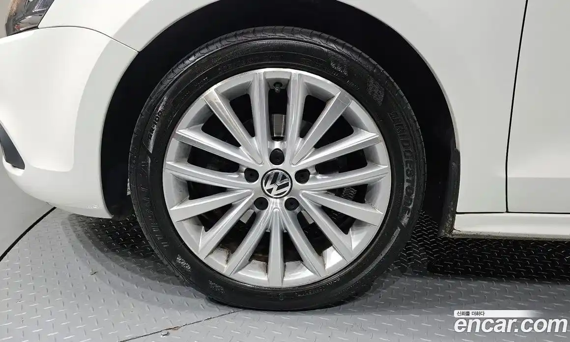 Volkswagen Jetta 2012 1.6 Автомат в Москве № 169049, фото 6