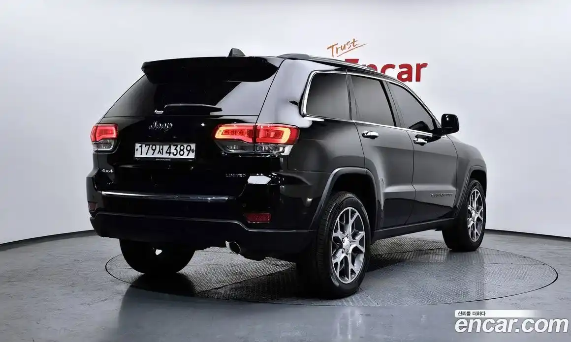 Jeep Cherokee 2019 3.6 Автомат в Москве № 169714, фото 8