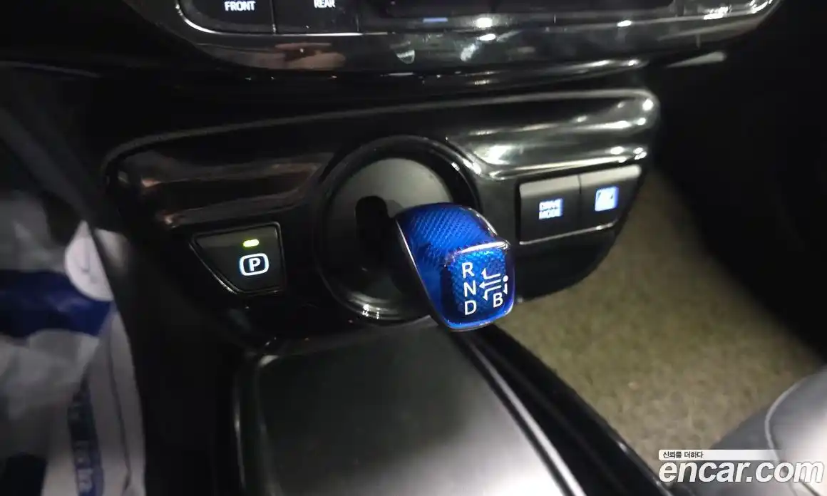 Toyota Prius 2021 1.8 Автомат в Москве № 170253, фото 17