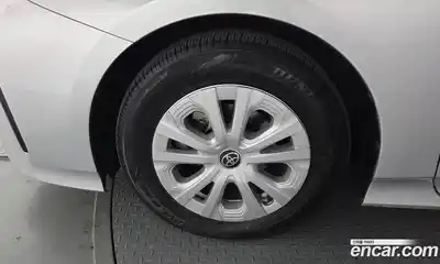 Toyota Prius 2021 1.8 Автомат в Москве № 170253, миниатюра 4