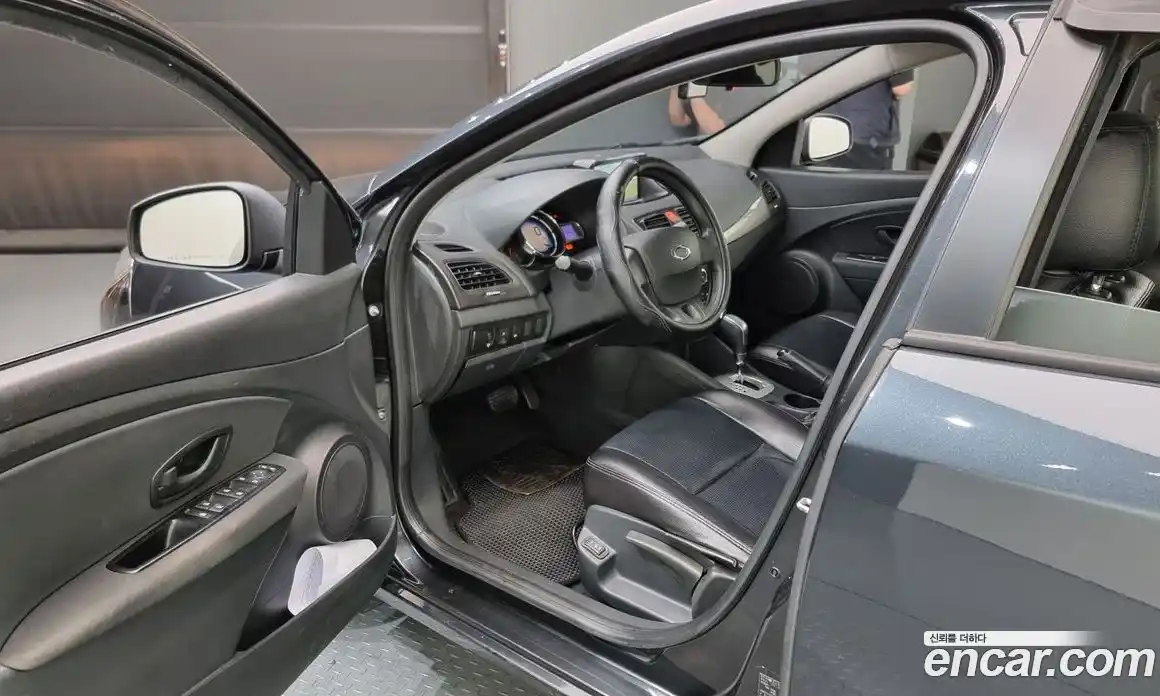 Renault SM3 2015 1.6 Автомат в Москве № 182812, фото 17