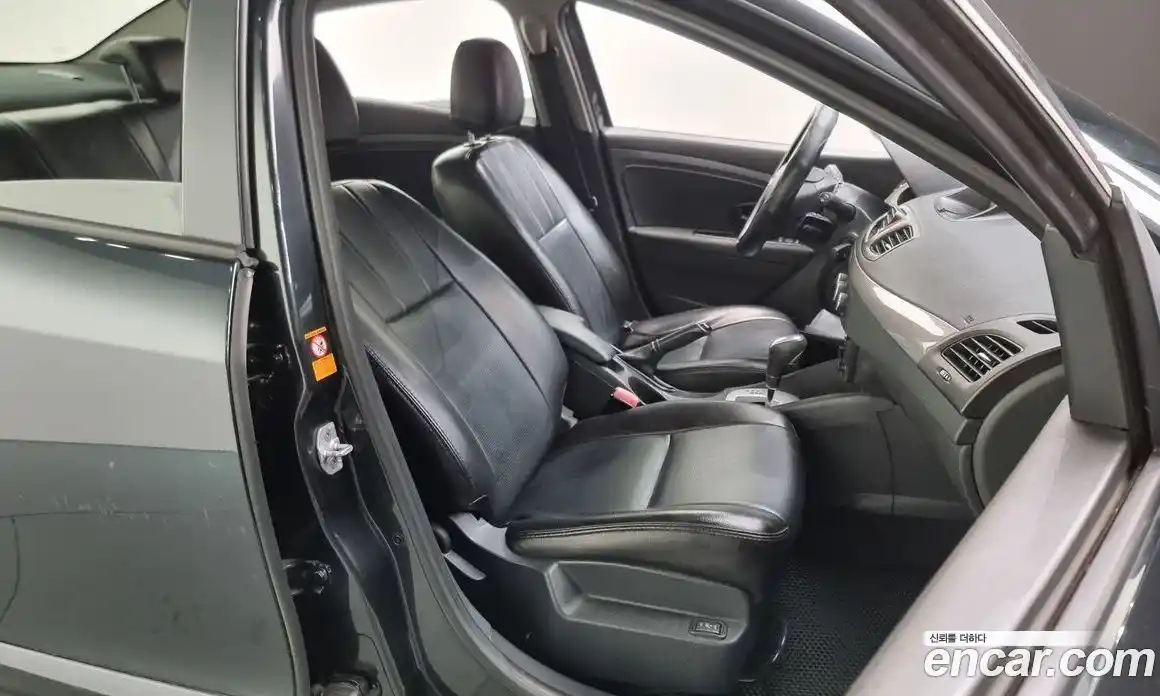 Renault SM3 2015 1.6 Автомат в Москве № 182812, фото 9