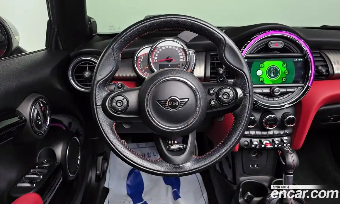 Mini Cooper Convertible 2019 2.0 Автомат в Москве № 186380, фото 1