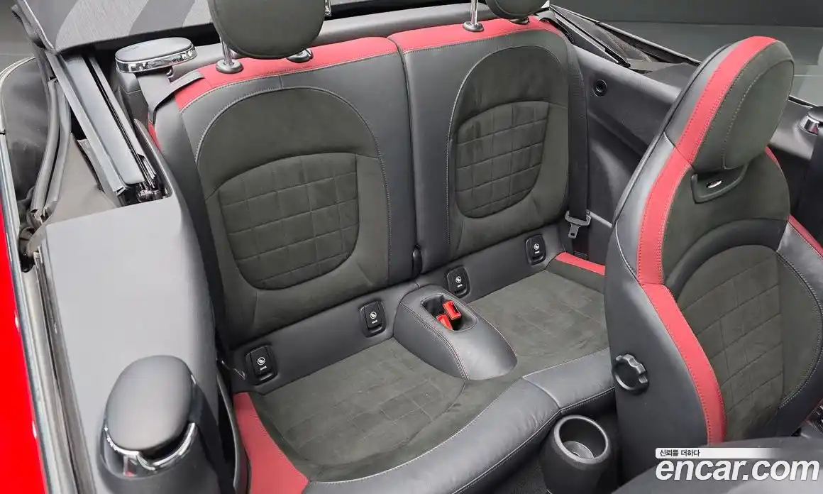 Mini Cooper Convertible 2019 2.0 Автомат в Москве № 186380, фото 20