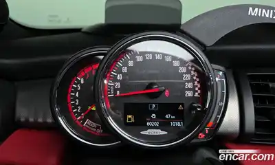 Mini Cooper Convertible 2019 2.0 Автомат в Москве № 186380, миниатюра 10