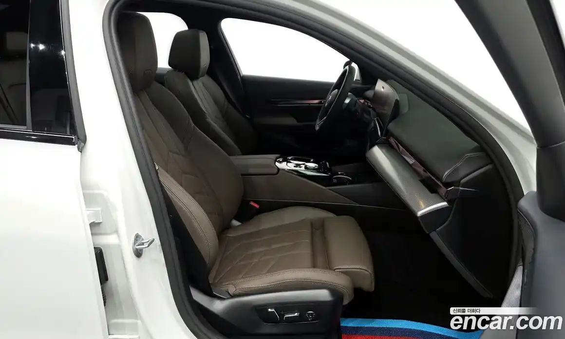 BMW 5-Series 2025 2.0 Автомат в Москве № 187499, фото 4