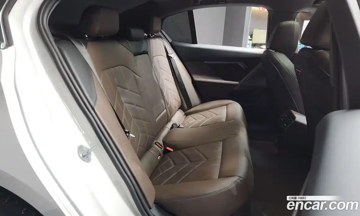 BMW 5-Series 2024 2.0 Автомат в Москве № 189116, фото 9