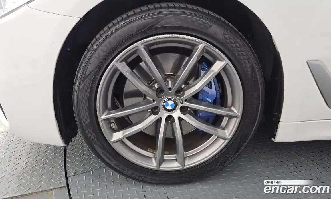 BMW 5-Series 2018 2.0 Автомат в Москве № 193309, фото 1