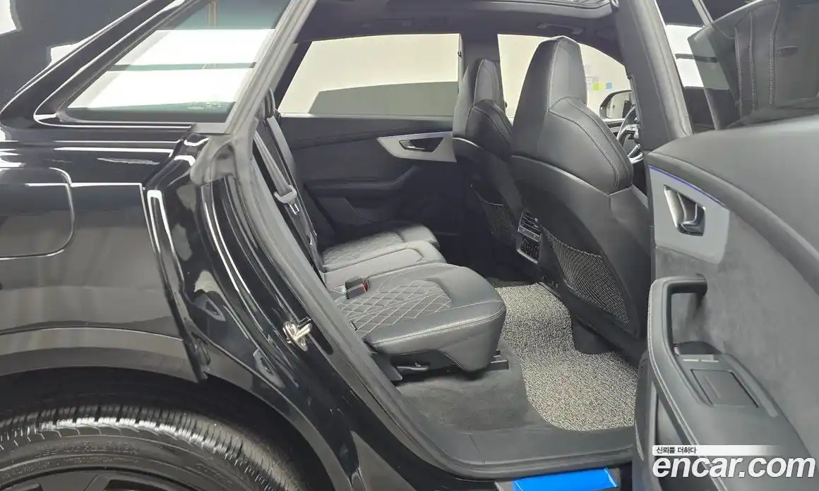 Audi Q8 2023 3.0 Автомат в Москве № 196346, фото 15