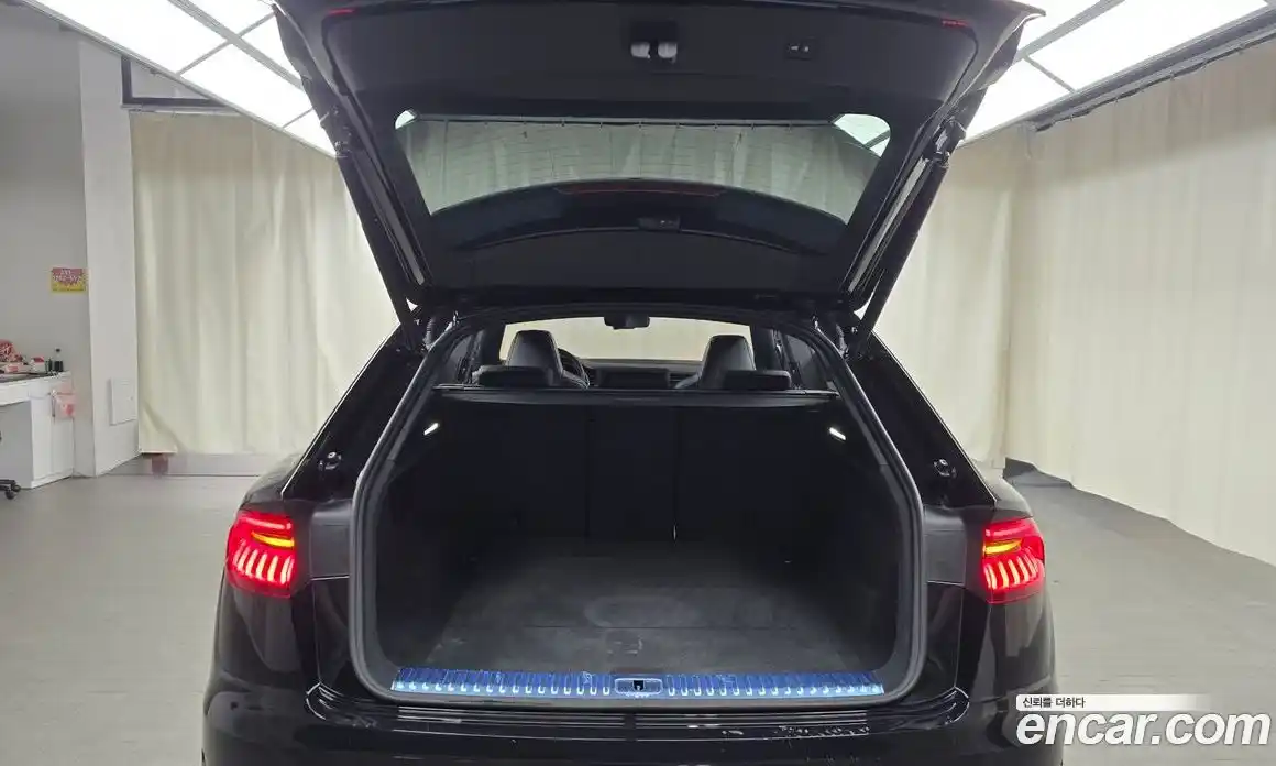 Audi Q8 2023 3.0 Автомат в Москве № 196346, фото 4