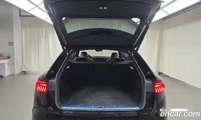 Audi Q8 2023 3.0 Автомат в Москве № 196346, миниатюра 4