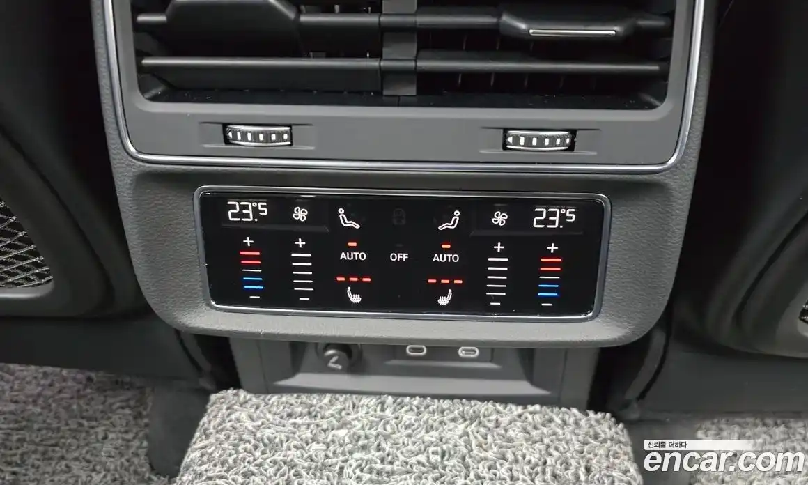 Audi Q8 2023 3.0 Автомат в Москве № 196346, фото 8