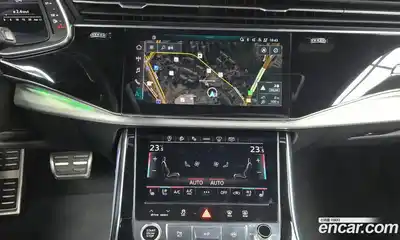 Audi Q8 2023 3.0 Автомат в Москве № 196346, миниатюра 10