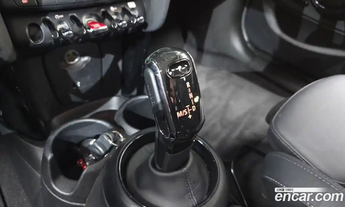 Mini Cooper 2022 1.5 Автомат в Москве № 197008, фото 17