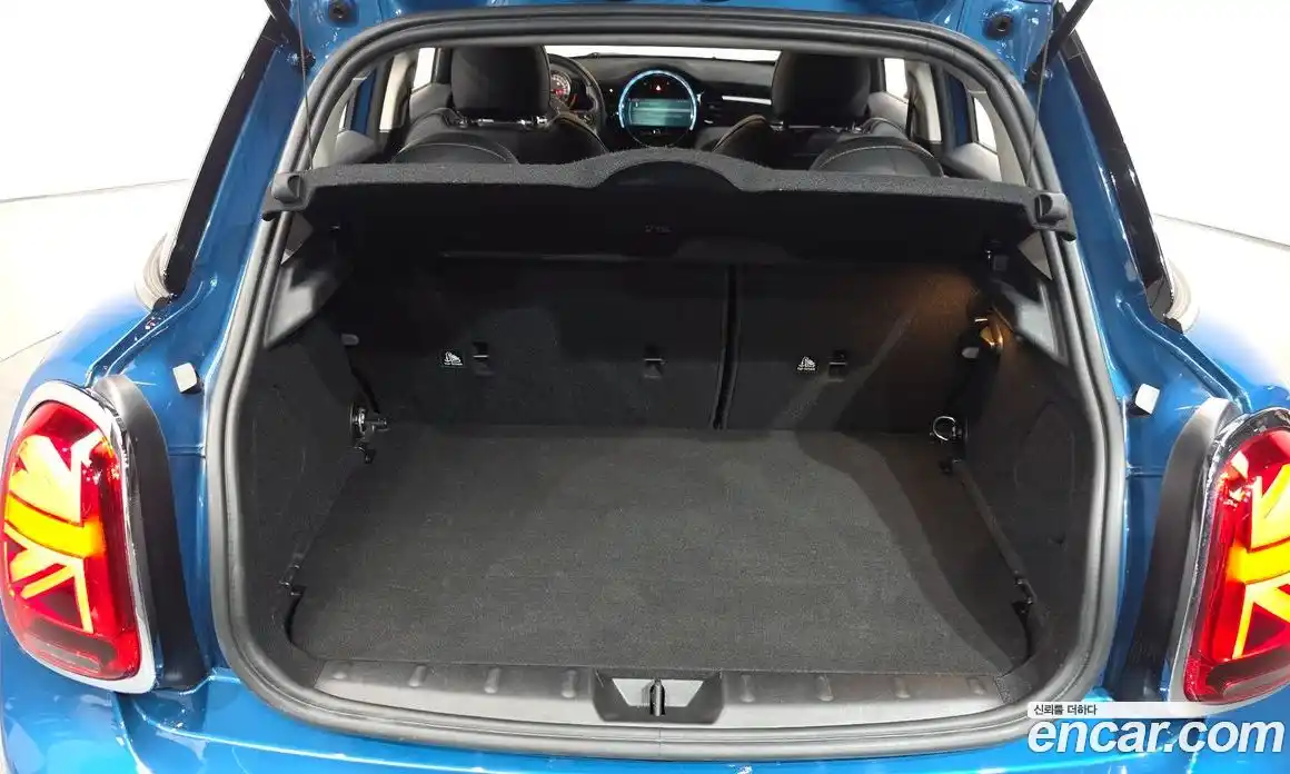 Mini Cooper 2022 1.5 Автомат в Москве № 197008, фото 20