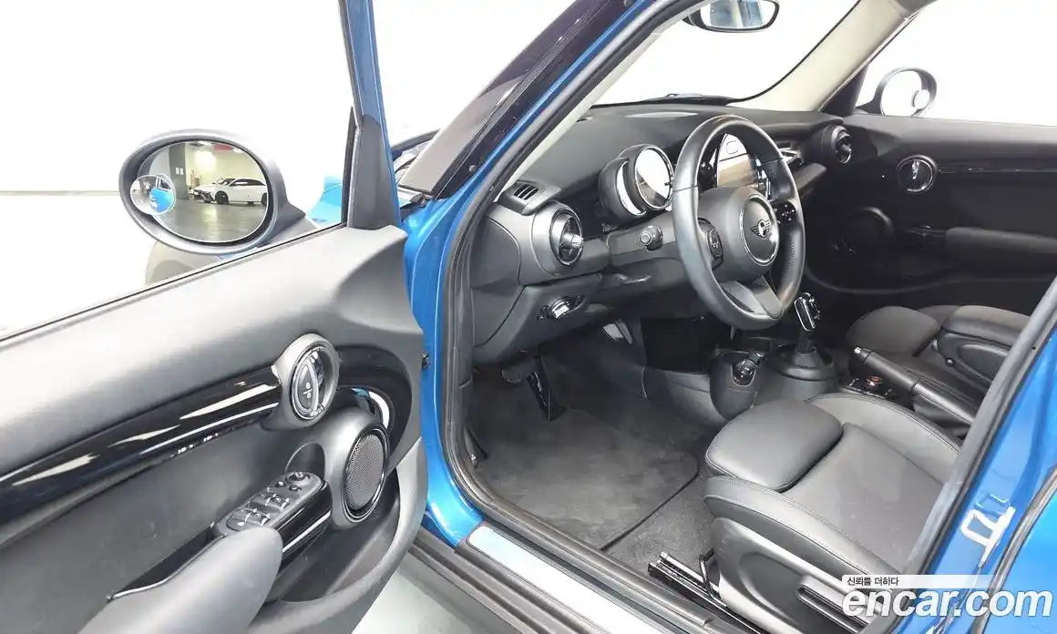 Mini Cooper 2022 1.5 Автомат в Москве № 197008, фото 5