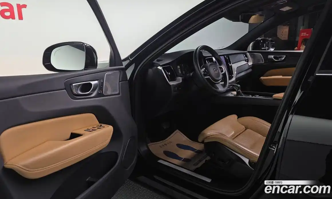 Volvo XC60 2020 2.0 Автомат в Москве № 197102, фото 3