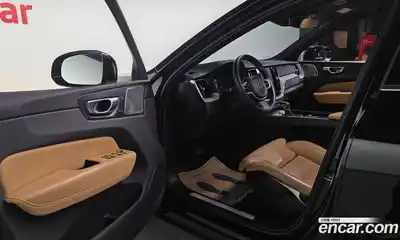 Volvo XC60 2020 2.0 Автомат в Москве № 197102, миниатюра 3