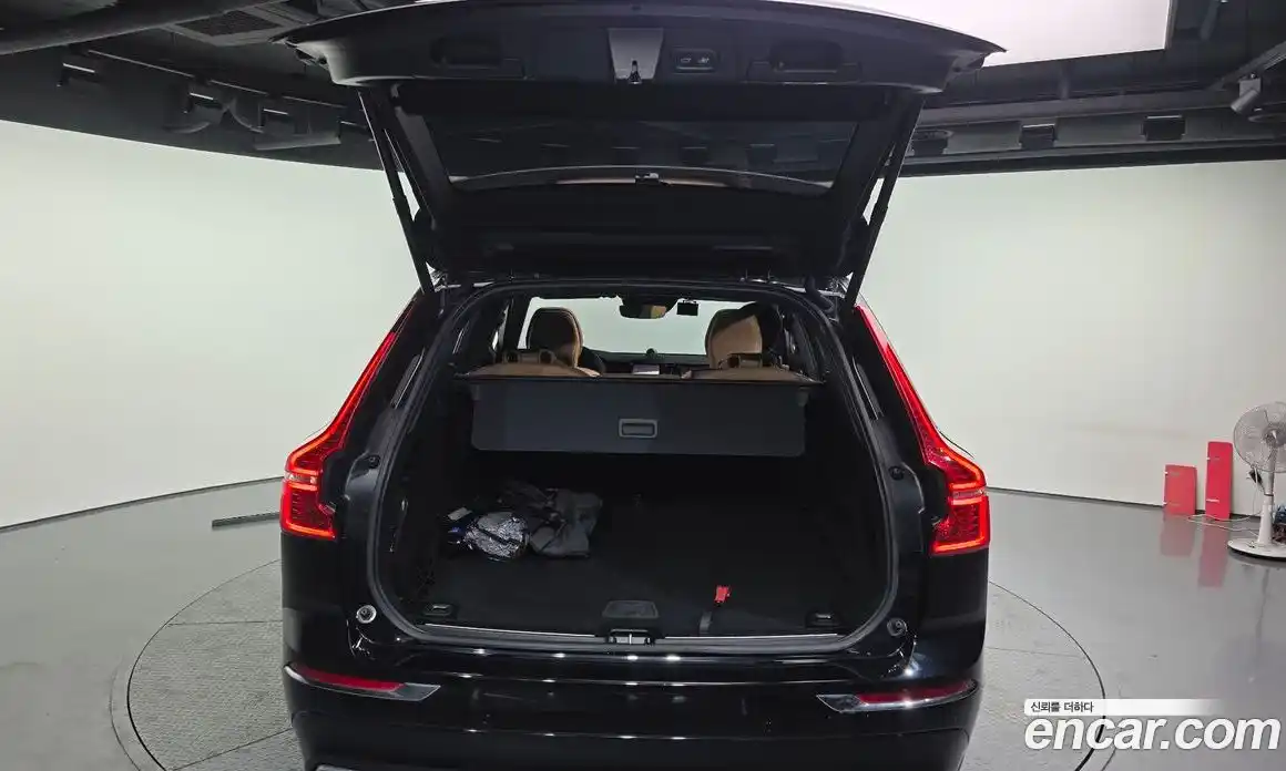 Volvo XC60 2020 2.0 Автомат в Москве № 197102, фото 4