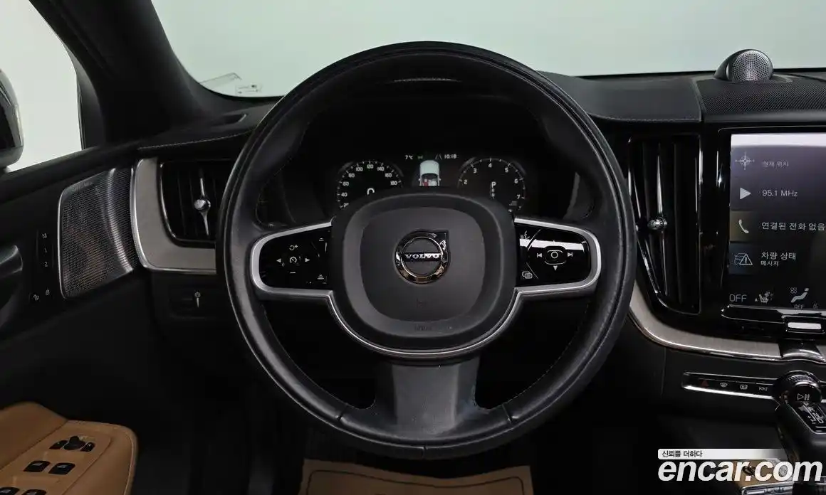 Volvo XC60 2020 2.0 Автомат в Москве № 197102, фото 10