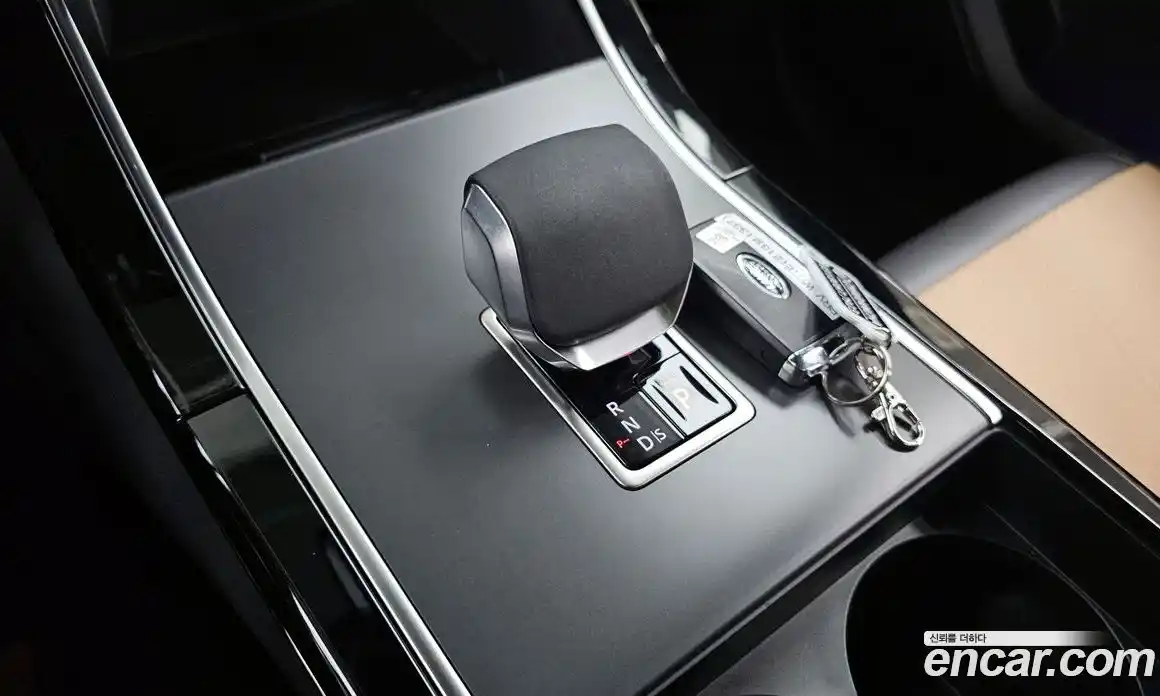 Land Rover Range-Rover Velar 2025 3.0 Автомат в Москве № 198109, фото 16