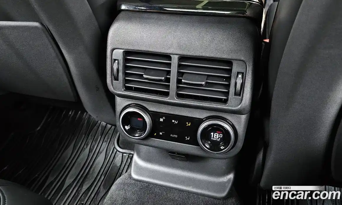 Land Rover Range-Rover Velar 2025 3.0 Автомат в Москве № 198109, фото 18