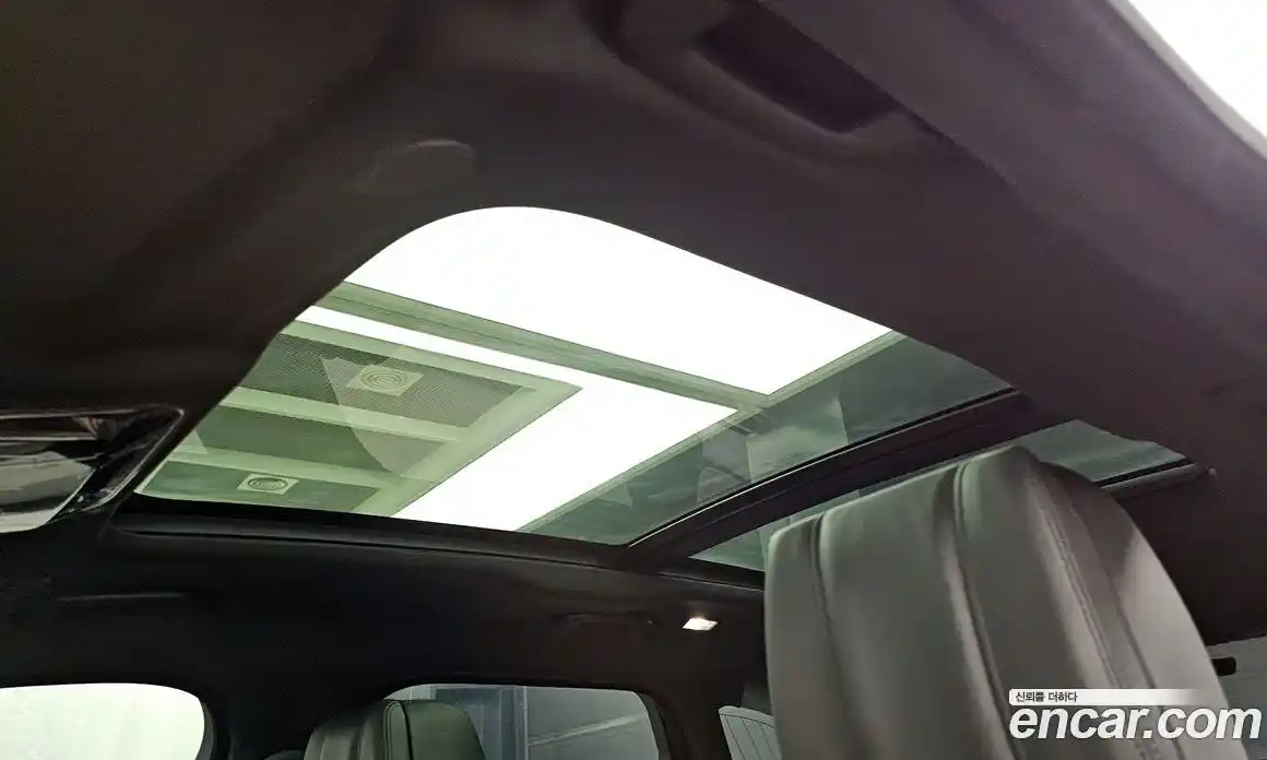 Land Rover Range-Rover Velar 2025 3.0 Автомат в Москве № 198109, фото 20