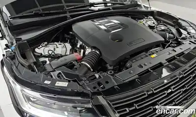 Land Rover Range-Rover Velar 2025 3.0 Автомат в Москве № 198109, миниатюра 10