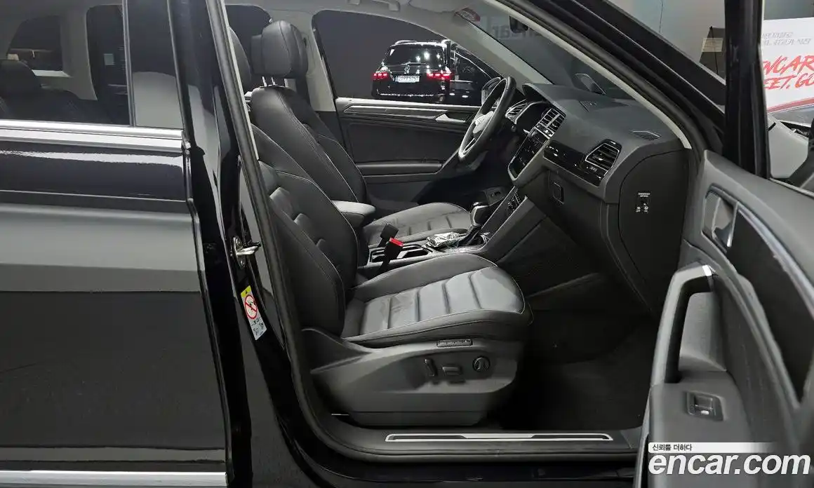 Volkswagen Tiguan 2023 2.0 Автомат в Москве № 198949, фото 19