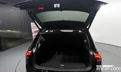 Volkswagen Tiguan 2023 2.0 Автомат в Москве № 198949, миниатюра 2