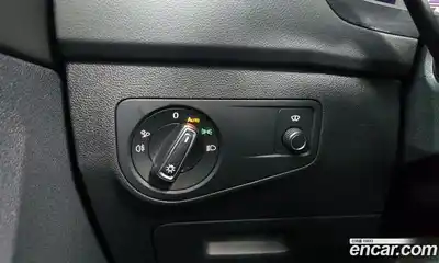 Volkswagen Tiguan 2023 2.0 Автомат в Москве № 198949, миниатюра 4