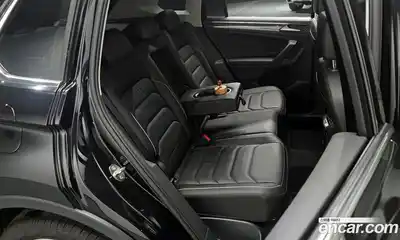 Volkswagen Tiguan 2023 2.0 Автомат в Москве № 198949, миниатюра 9