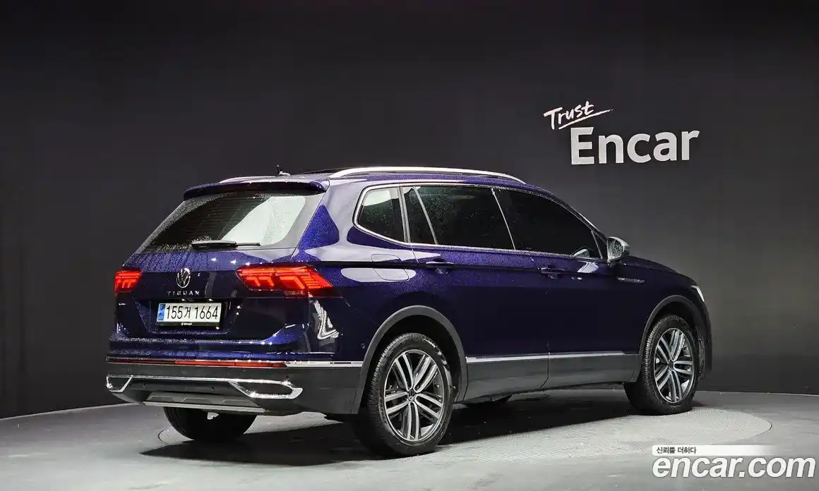 Volkswagen Tiguan 2023 2.0 Автомат в Москве № 198990, фото 4