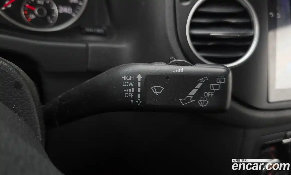 Volkswagen Tiguan 2015 2.0 Автомат в Москве № 199285, фото 18