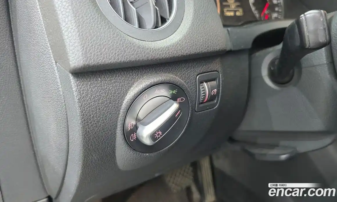 Volkswagen Tiguan 2015 2.0 Автомат в Москве № 199285, фото 5