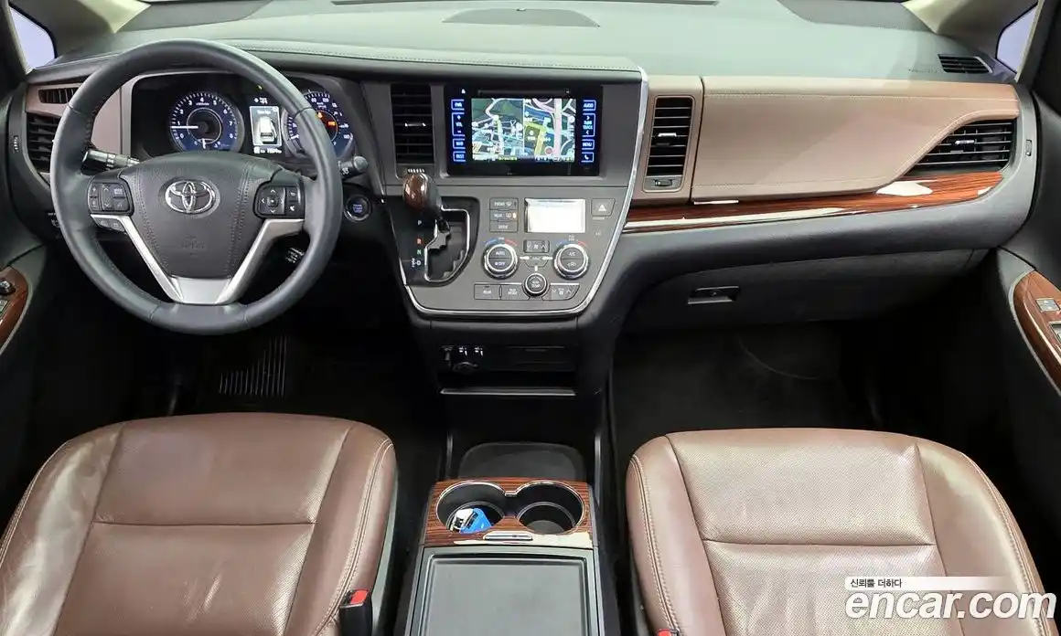 Toyota Sienna 2017 3.5 Автомат в Москве № 199617, фото 16