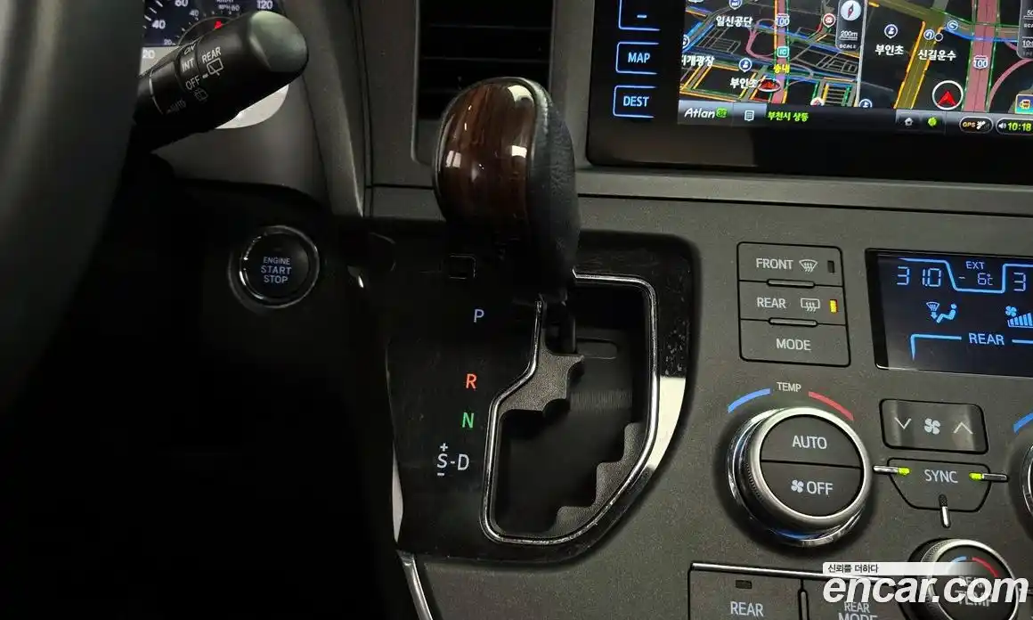 Toyota Sienna 2017 3.5 Автомат в Москве № 199617, фото 20